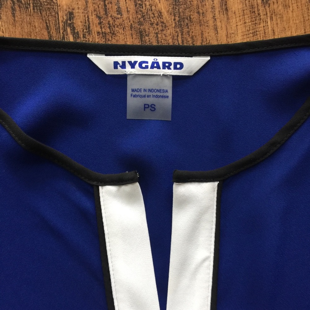 NYGARD Tunic Color-block short sleeve top - Picture 2 of 5
